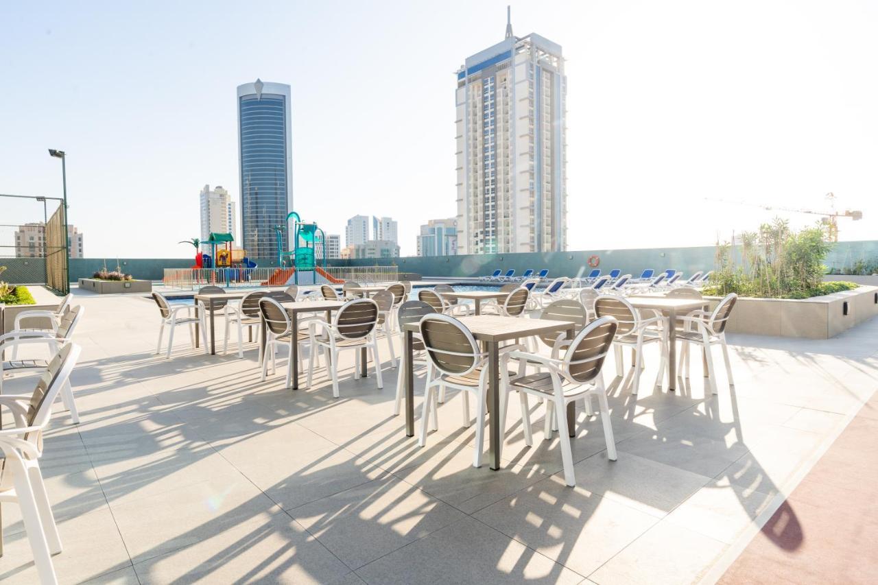 S Plaza Suites Hotel Seef エクステリア 写真