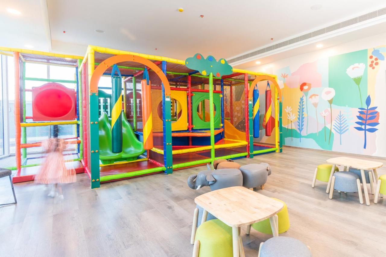 S Plaza Suites Hotel Seef エクステリア 写真