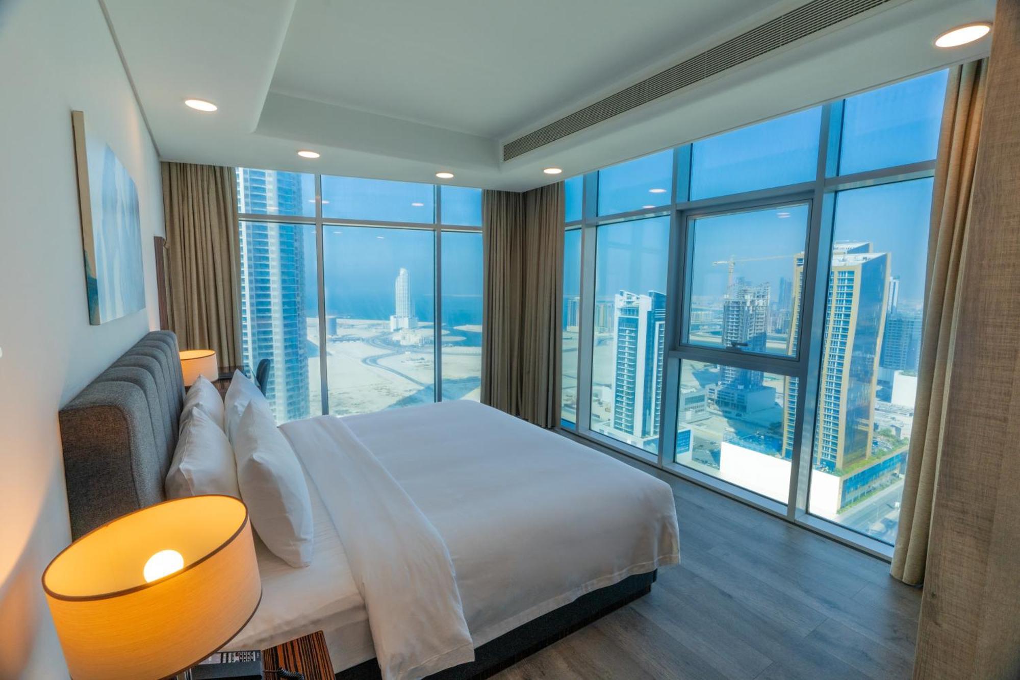 S Plaza Suites Hotel Seef エクステリア 写真
