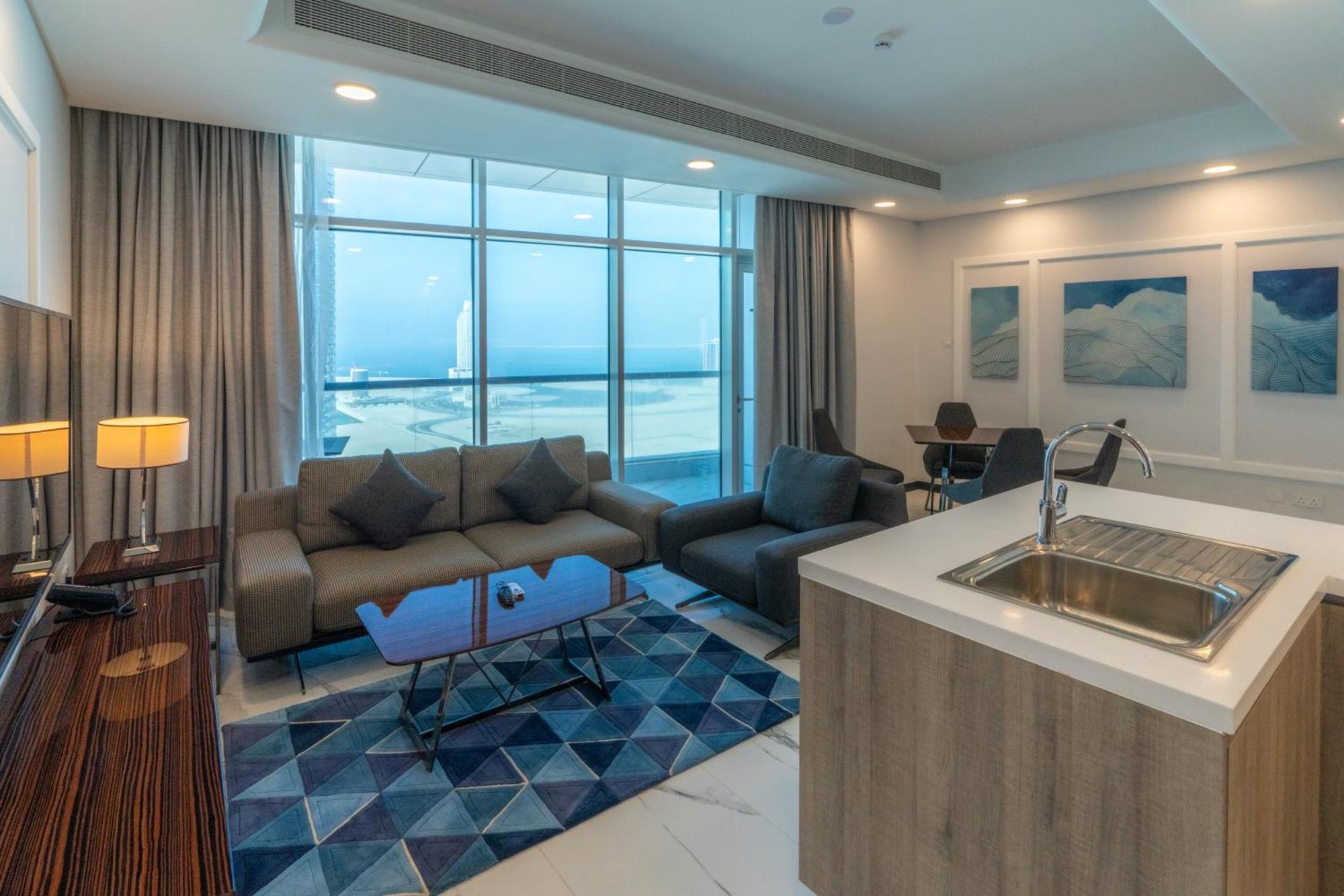 S Plaza Suites Hotel Seef エクステリア 写真