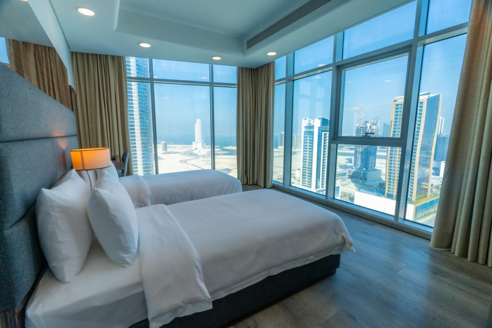 S Plaza Suites Hotel Seef エクステリア 写真
