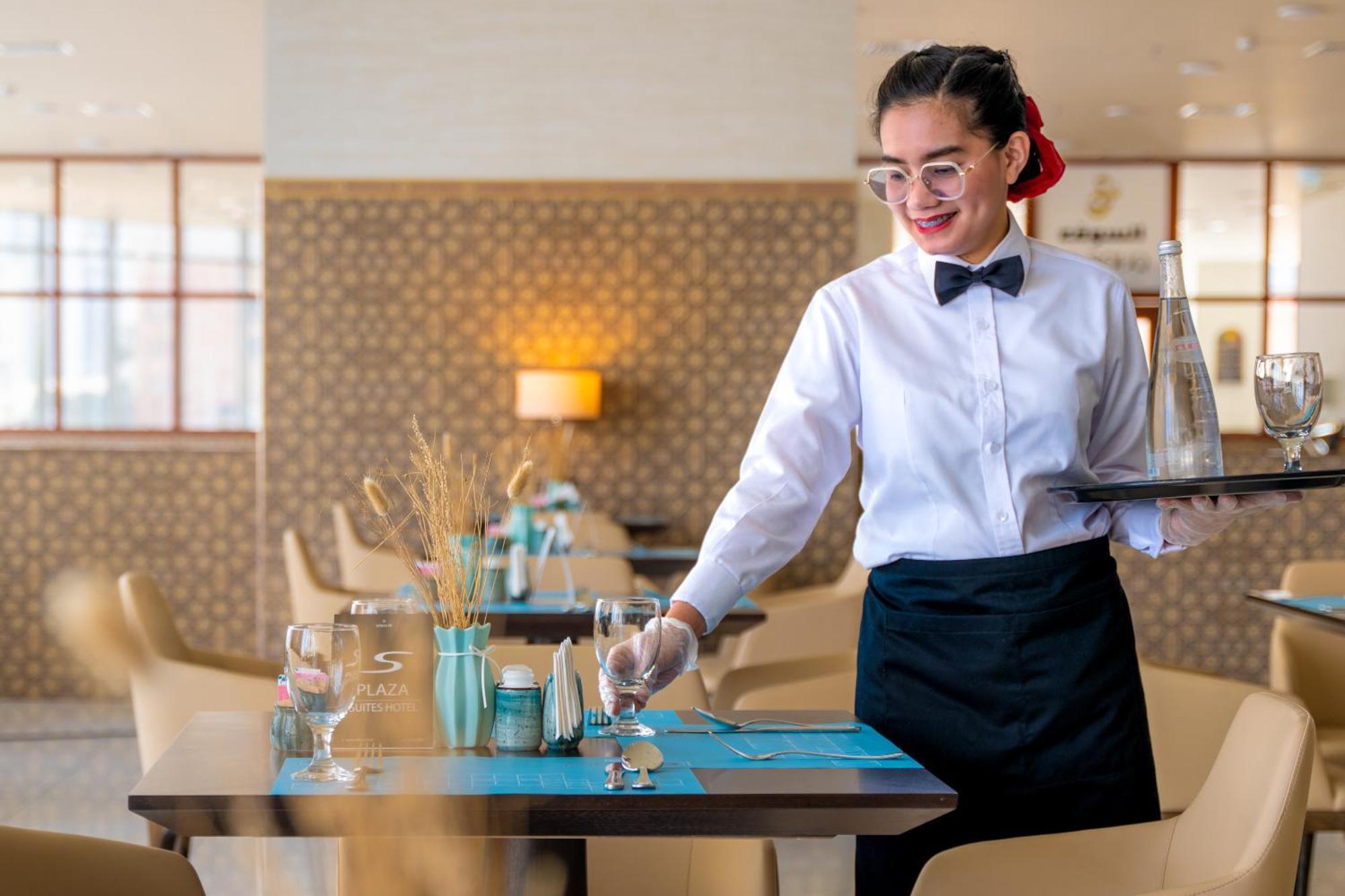 S Plaza Suites Hotel Seef エクステリア 写真